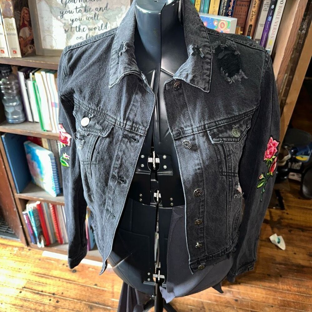 Cello distressed rose embroidered XS basic denim jacket